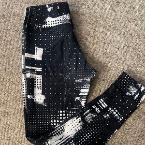 Reebok Small Black White Geometric  Leggings